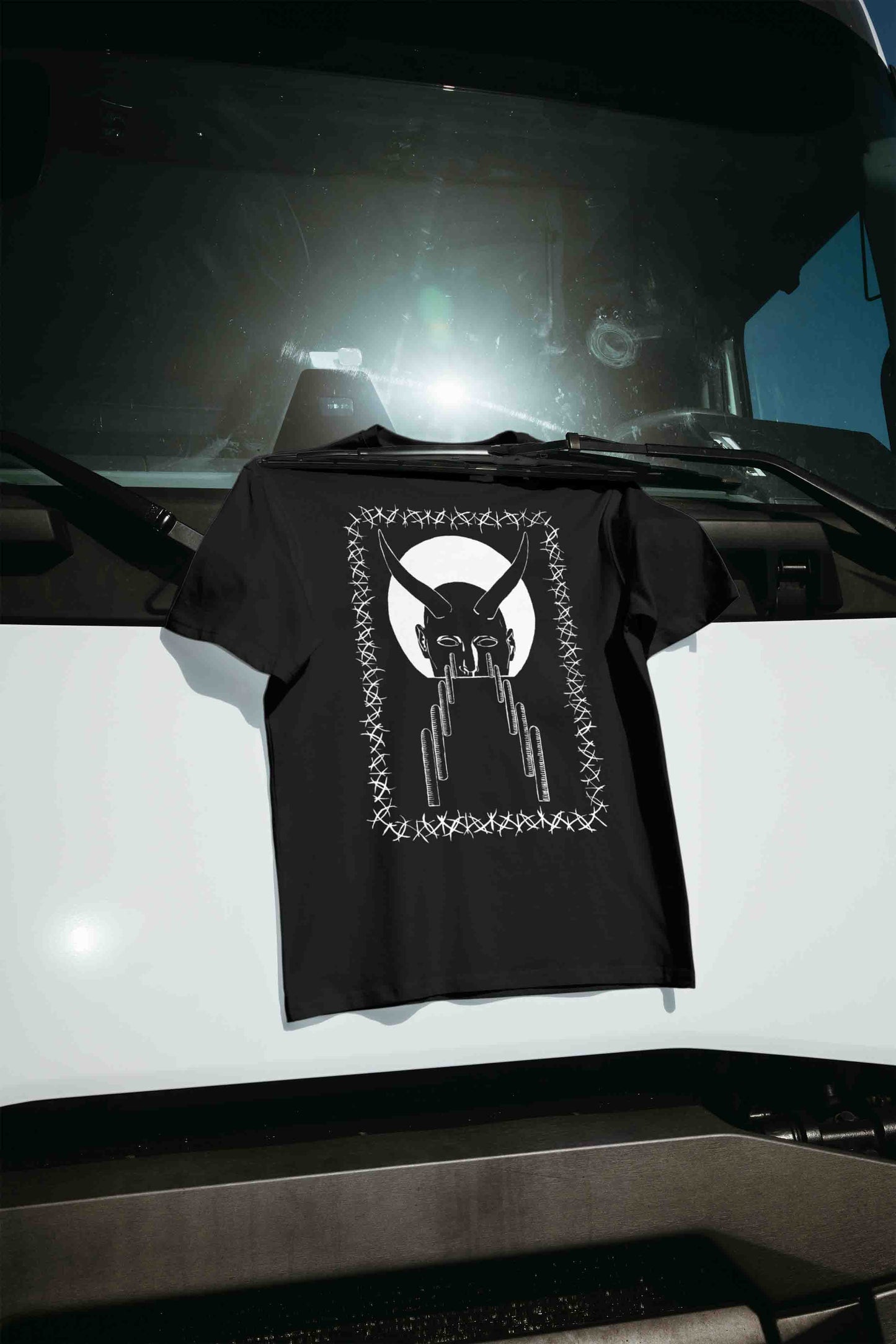 T-Shirt: 'Devil's Path'